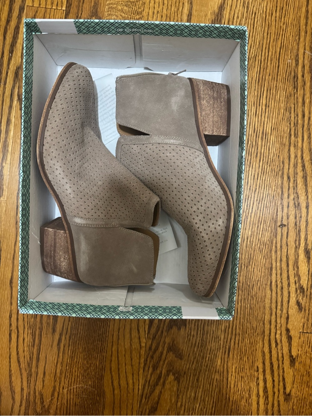 Susina Kyle Lea perforatedmushroom suede Lea Ankle booties